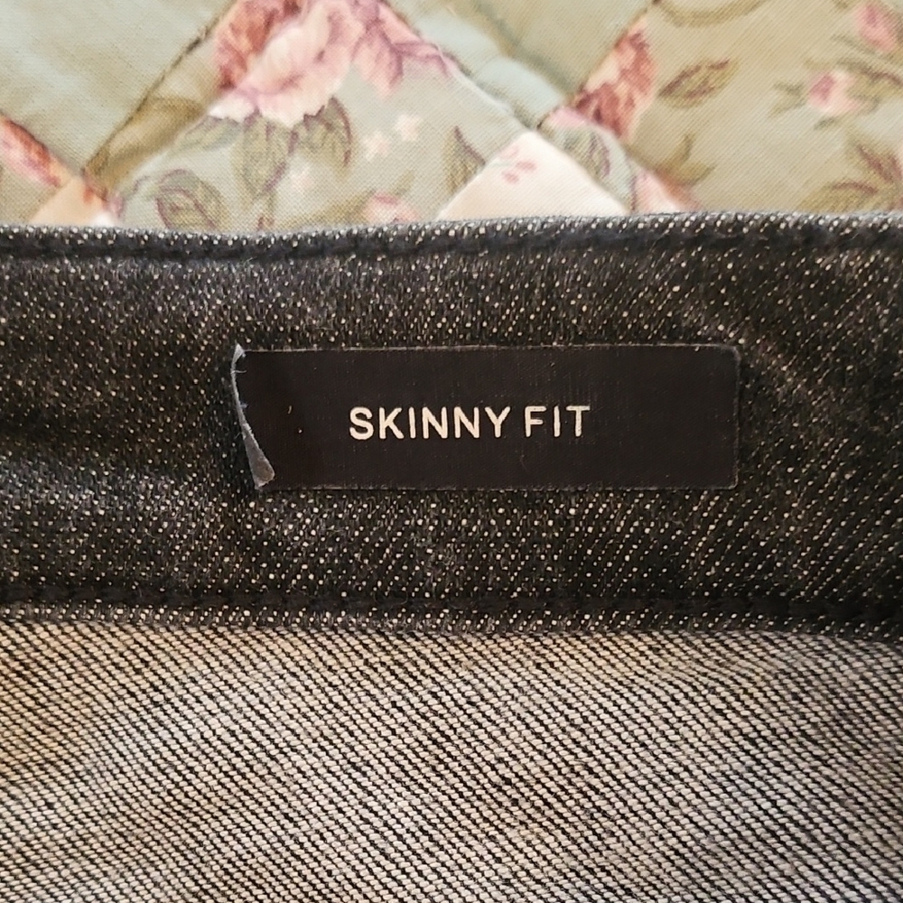 Judy Blue -Five Button Fly Skinny Fit -Black Distressed Jeans  - Size 5/27 - Picture 8 of 11